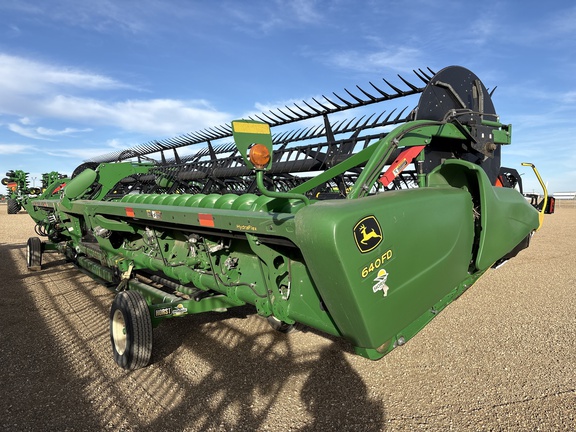 Used 2017 John Deere 640FD Combine Platforms at Horizon Ag & Turf in Lloydminster, AB - Photo15