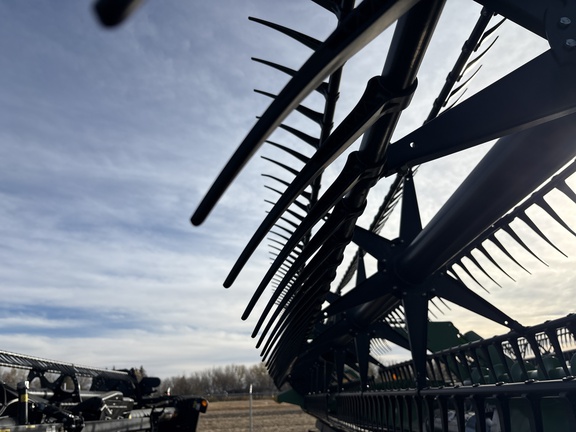 Used 2017 John Deere 640FD Combine Platforms at Horizon Ag & Turf in Lloydminster, AB - Photo6