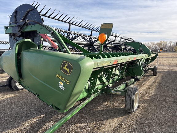 Used 2017 John Deere 640FD Combine Platforms at Horizon Ag & Turf in Lloydminster, AB - Photo19