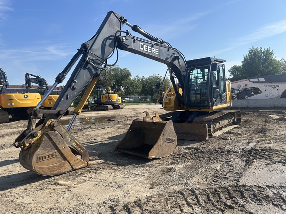 Photo of 2016 John Deere 135G