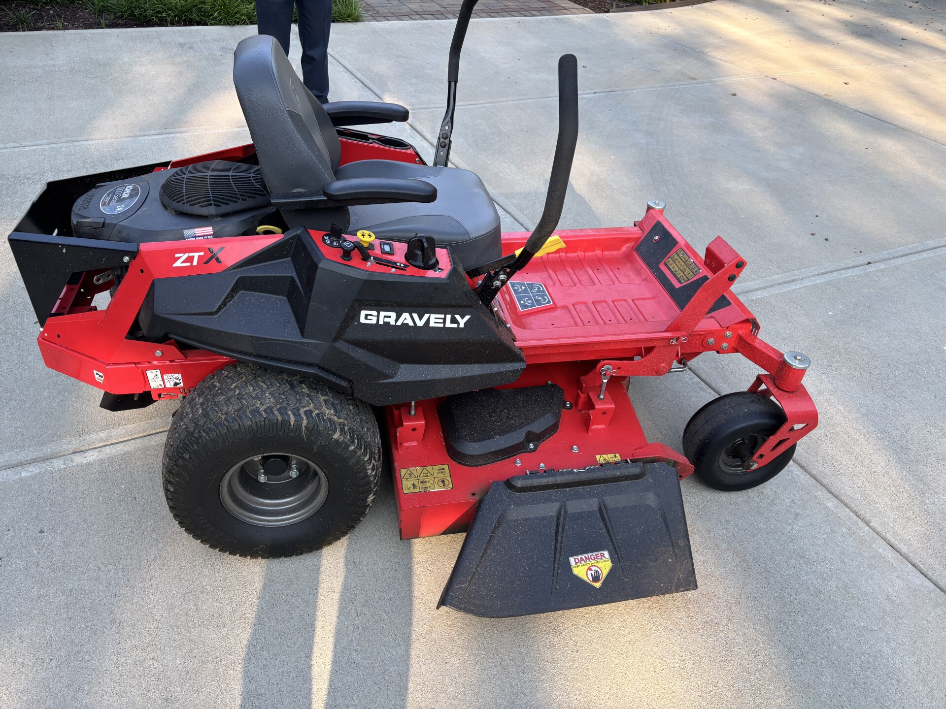 Used 2021 Gravely ZTX52 Zero Turn Mowers at Koenig Equipment in Germantown, OH - PhotoXL0
