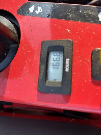Used 2021 Gravely ZTX52 Zero Turn Mowers at Koenig Equipment in Germantown, OH - Photo2