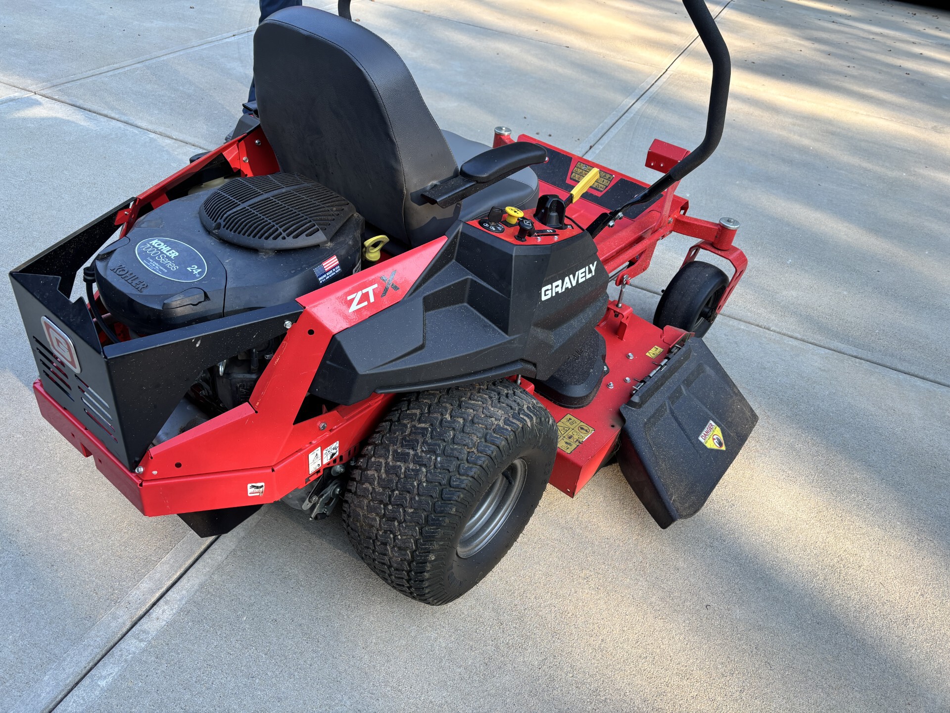 Used 2021 Gravely ZTX52 Zero Turn Mowers at Koenig Equipment in Germantown, OH - PhotoXL13