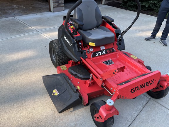 Used 2021 Gravely ZTX52 Zero Turn Mowers at Koenig Equipment in Germantown, OH - Photo10