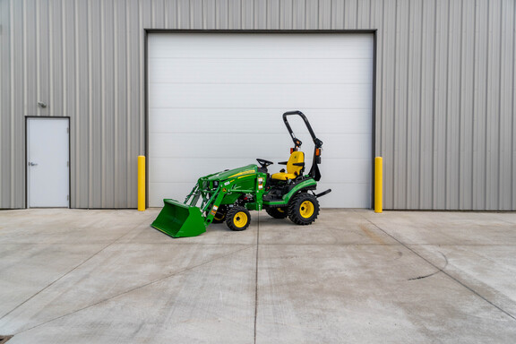 New In-Stock 2026 John Deere 1025R Compact Utility Tractors at Koenig Equipment in Oxford, OH - Photo4
