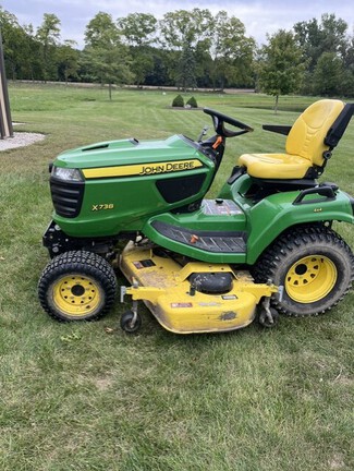 Photo of 2016 John Deere X738
