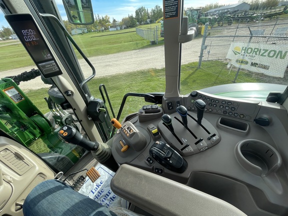 Used 2022 John Deere 6175M Row Crop Tractors at Horizon Ag & Turf in Warburg, AB - Photo8