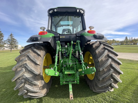 Used 2022 John Deere 6175M Row Crop Tractors at Horizon Ag & Turf in Warburg, AB - Photo3