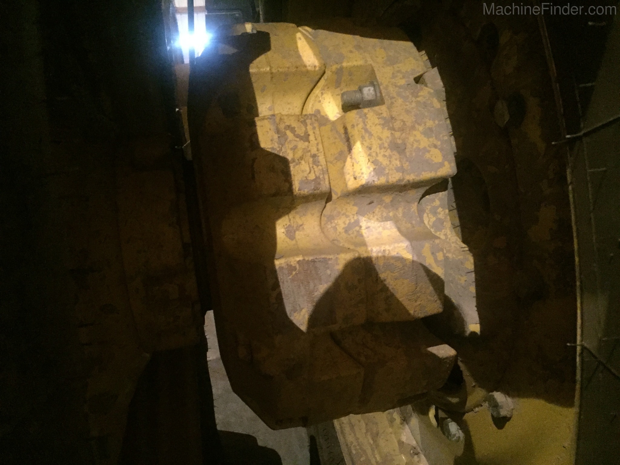 2016 John Deere 8370R Image 16