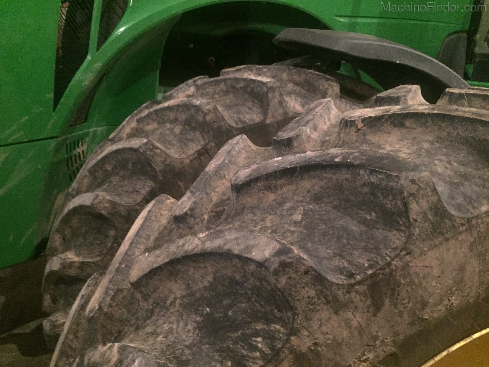 2016 John Deere 8370R Image 11