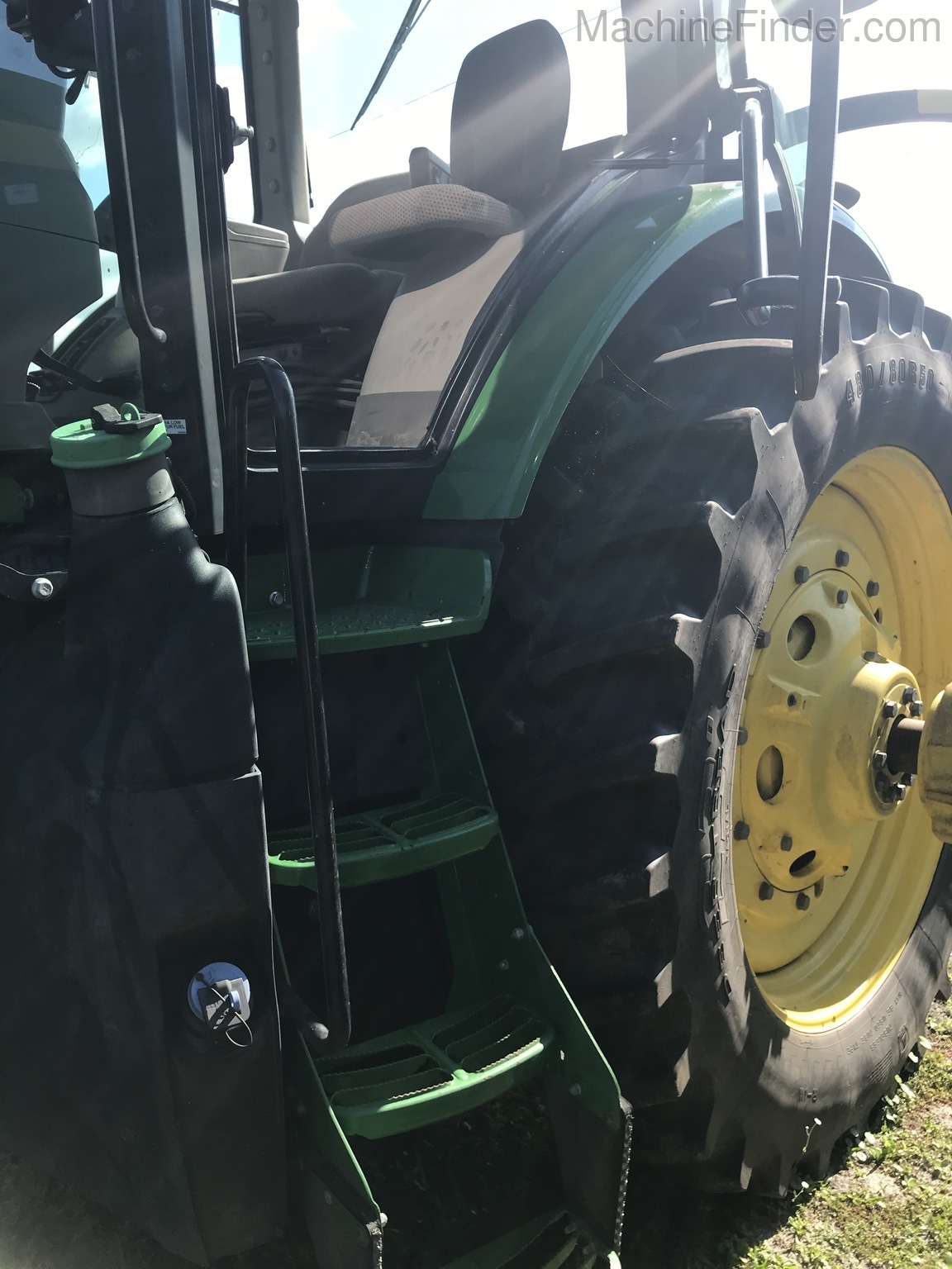 2017 John Deere 8270R Image 8