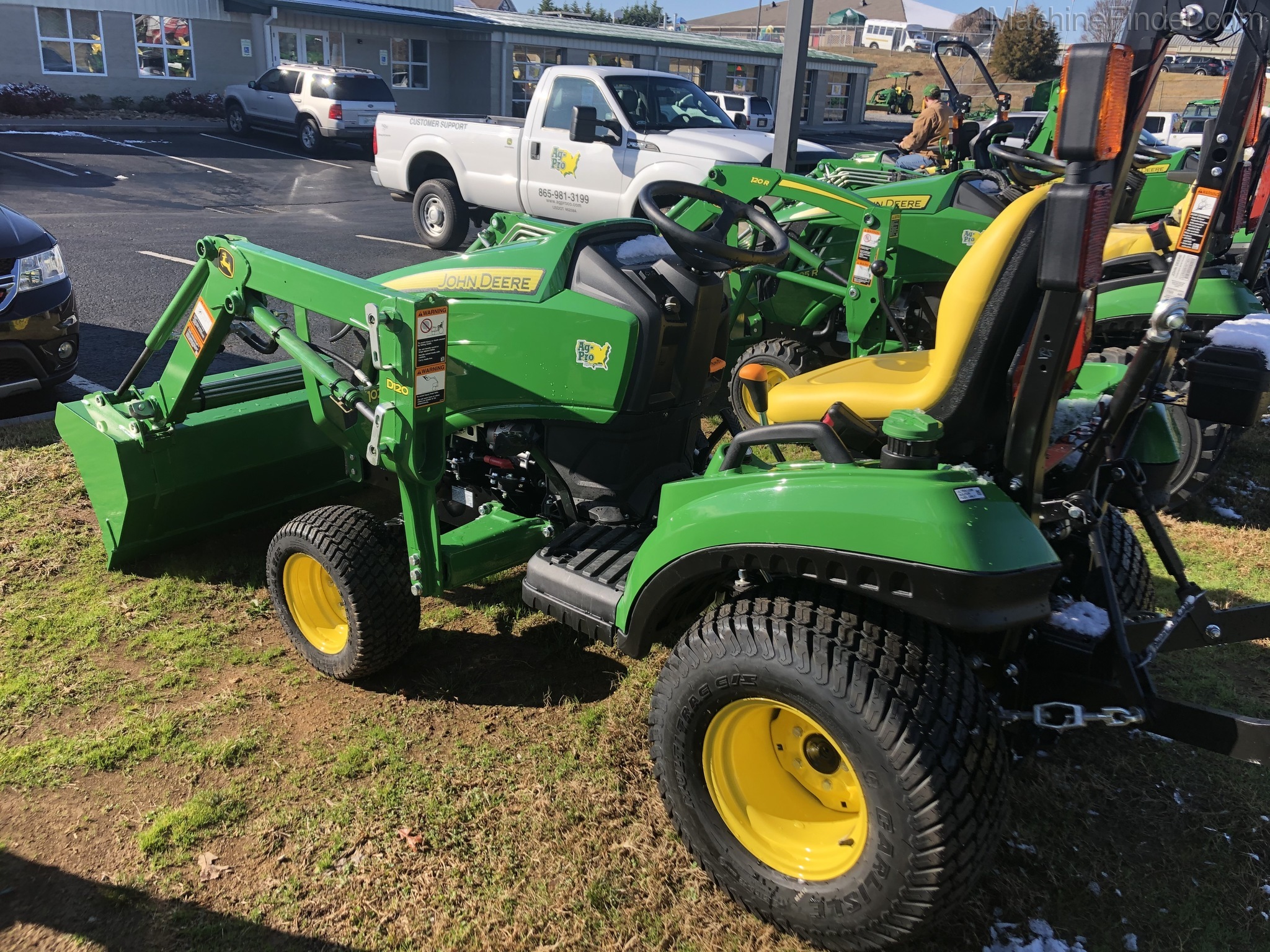 2020 John Deere 1023E Image 3