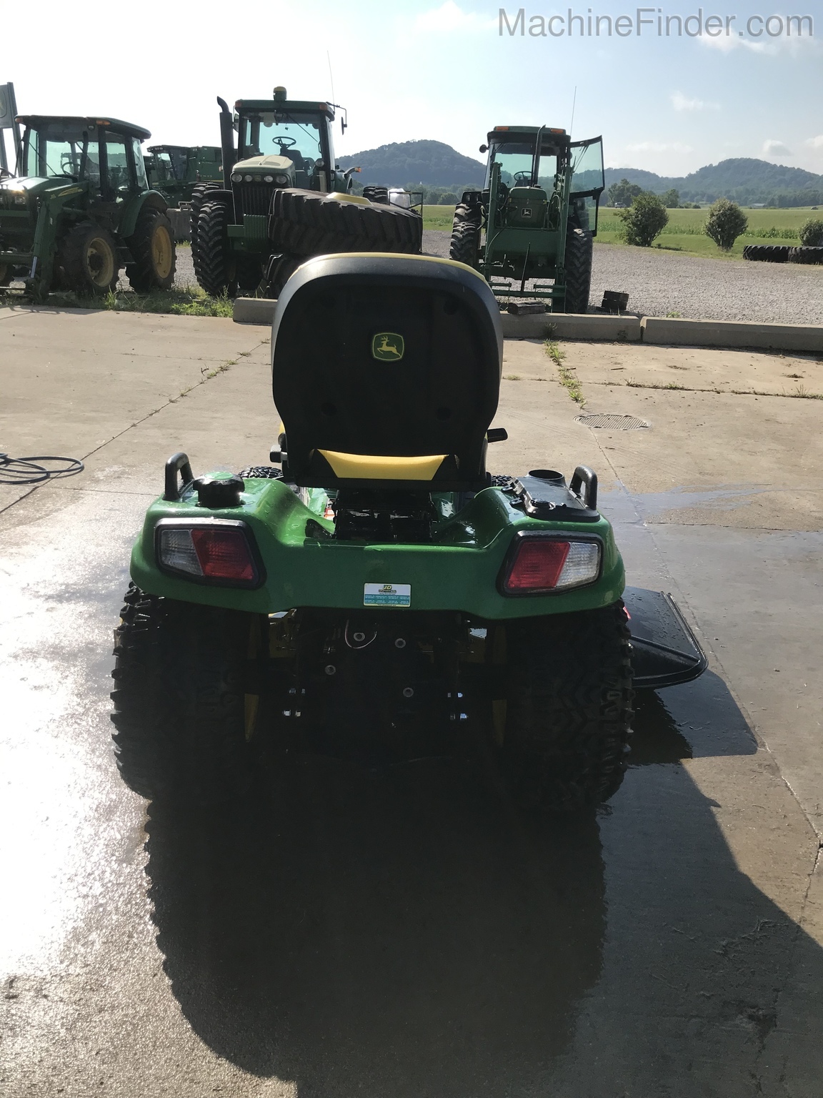 2017 John Deere X758 Image 4