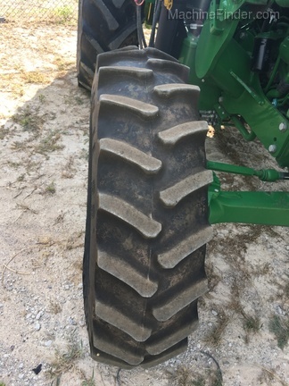 2015 John Deere 5100E Image 4
