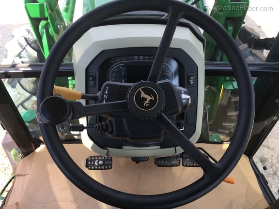 2015 John Deere 5100E Image 10