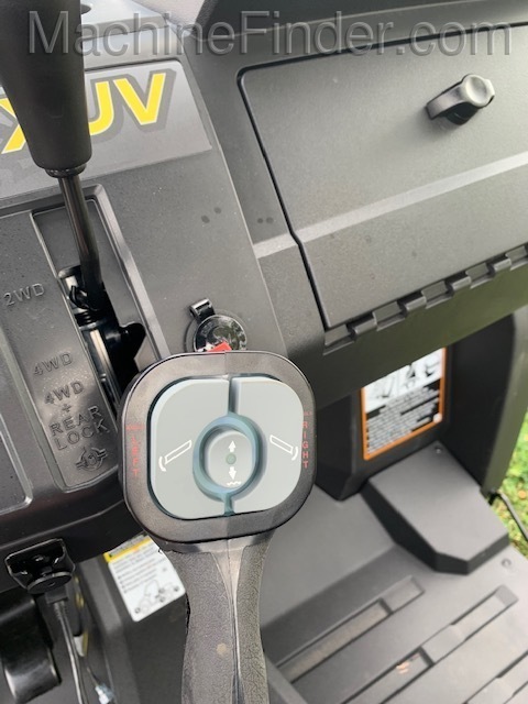 2020 John Deere XUV590M Image 5