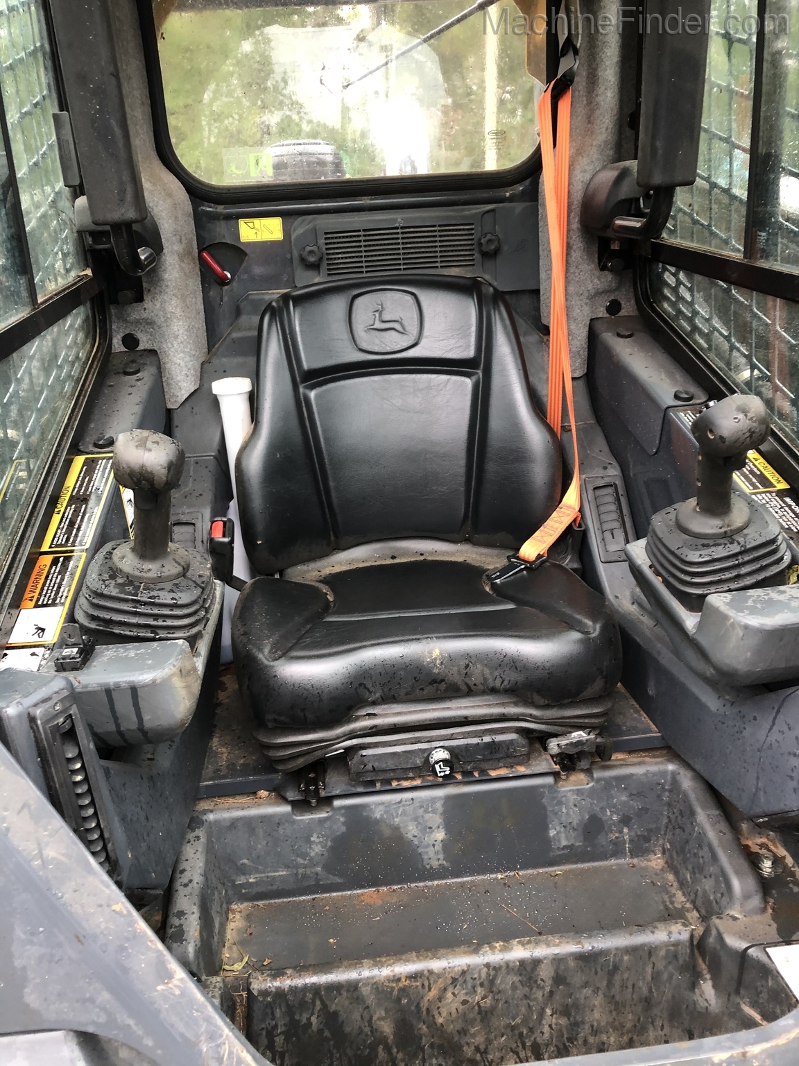 2019 John Deere 333G Image 2