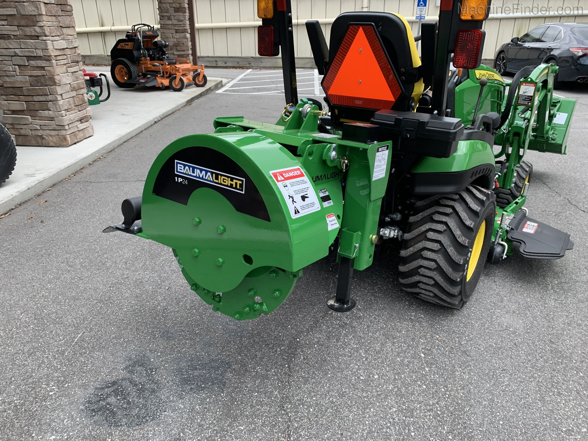 2020 John Deere 1025R Image 3