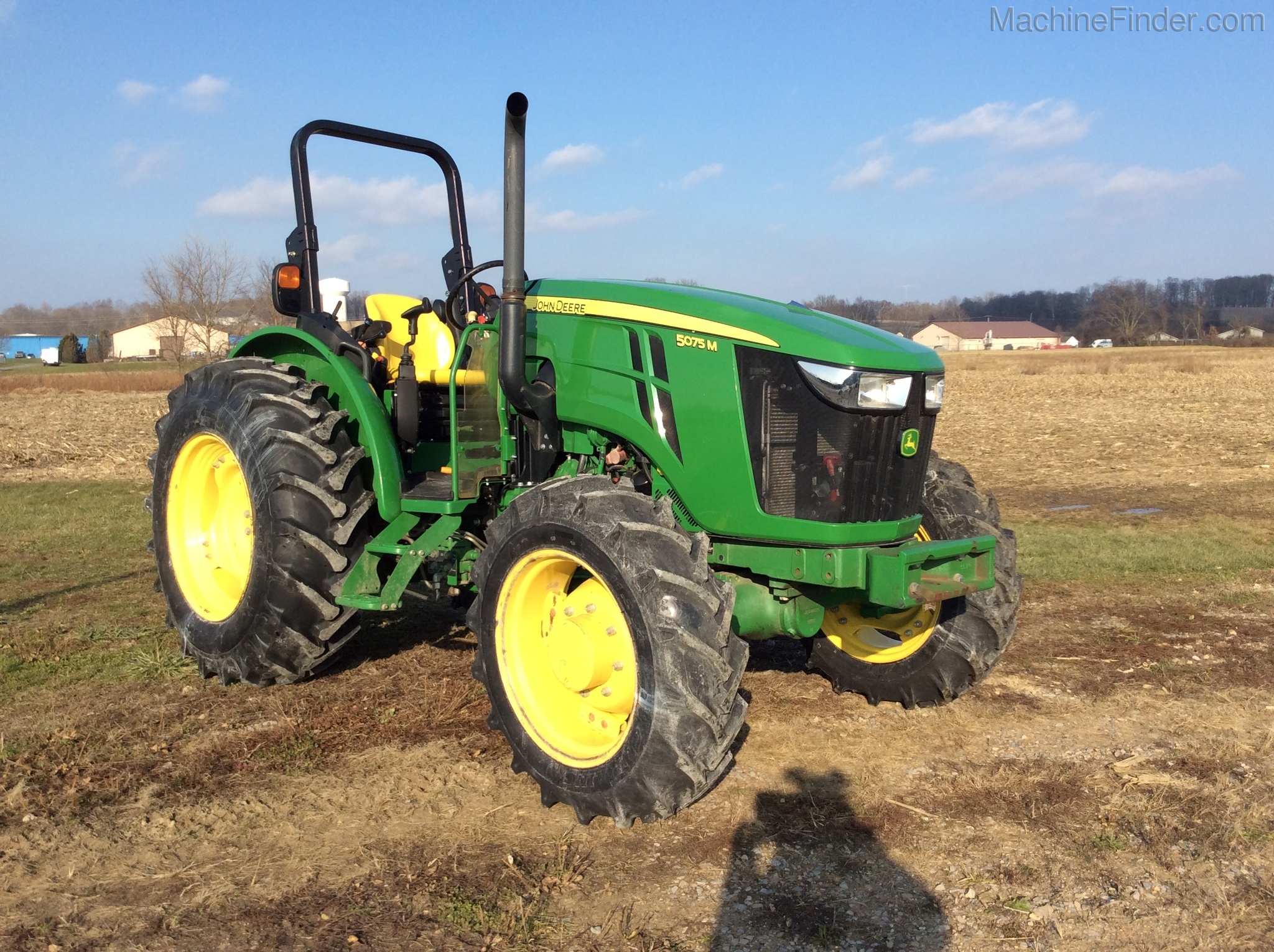 2017 John Deere 5075M Image 1