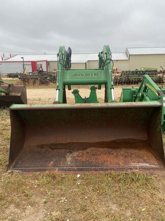 John Deere 740 Image 1