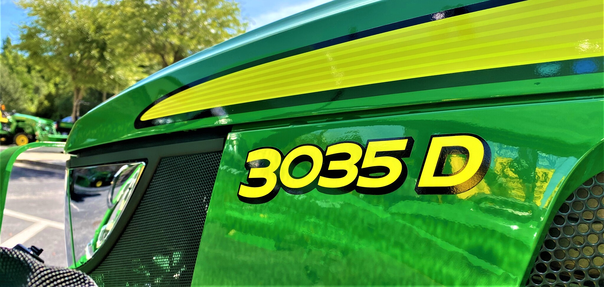 2023 John Deere 3035D Image 2