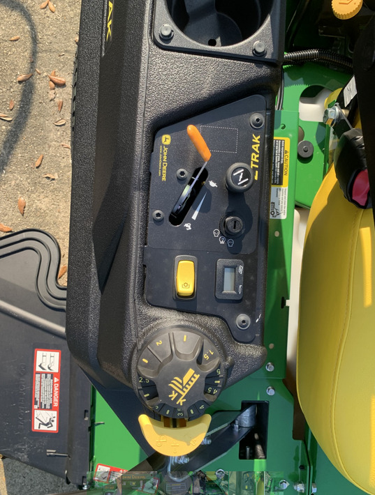 2025 John Deere Z720E Image 3