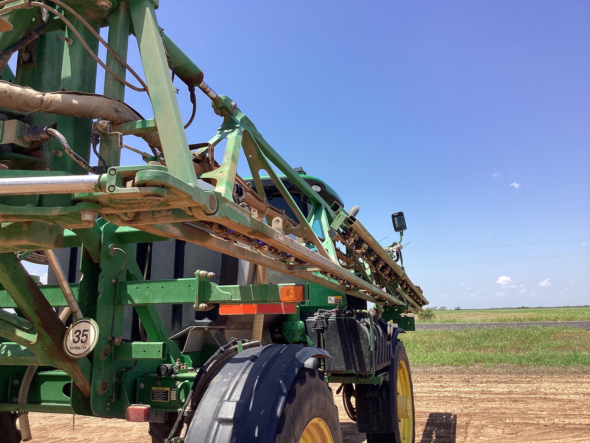 2014 John Deere R4038 SelfPropelled Sprayers Stamford, TX
