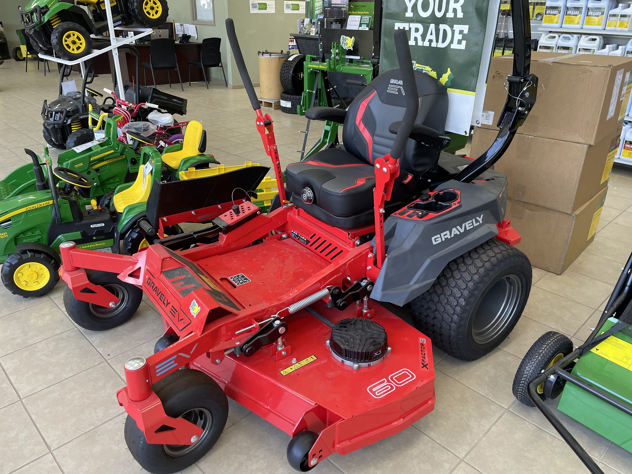 2022 Gravely PRO-TURN® EV Image 3