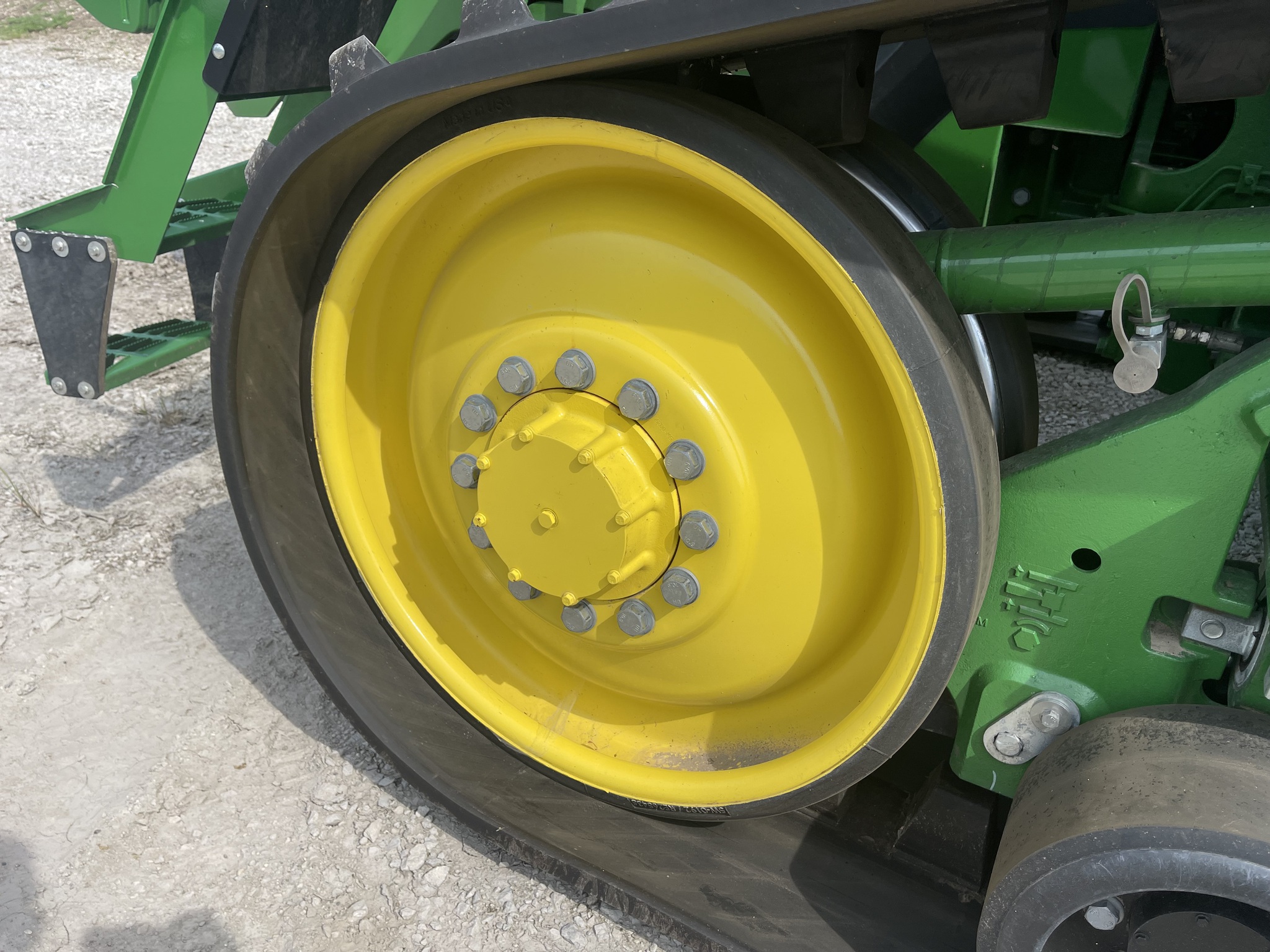  2023 John Deere 8RT 370 at Heritage Tractor in Kewanee, IL