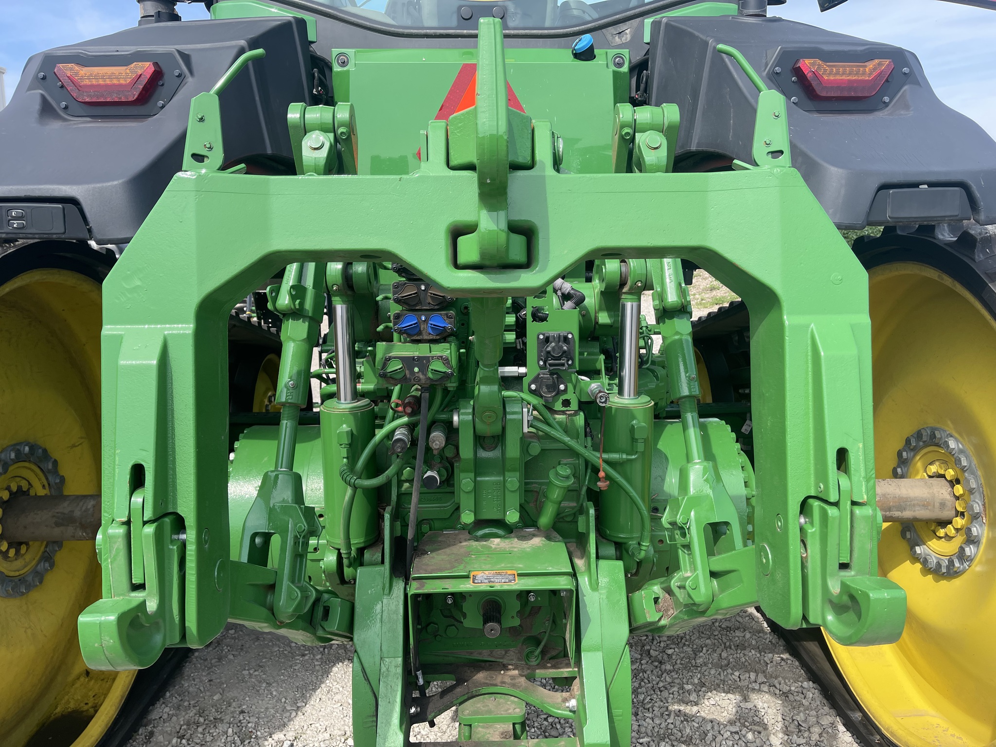  2023 John Deere 8RT 370 at Heritage Tractor in Kewanee, IL