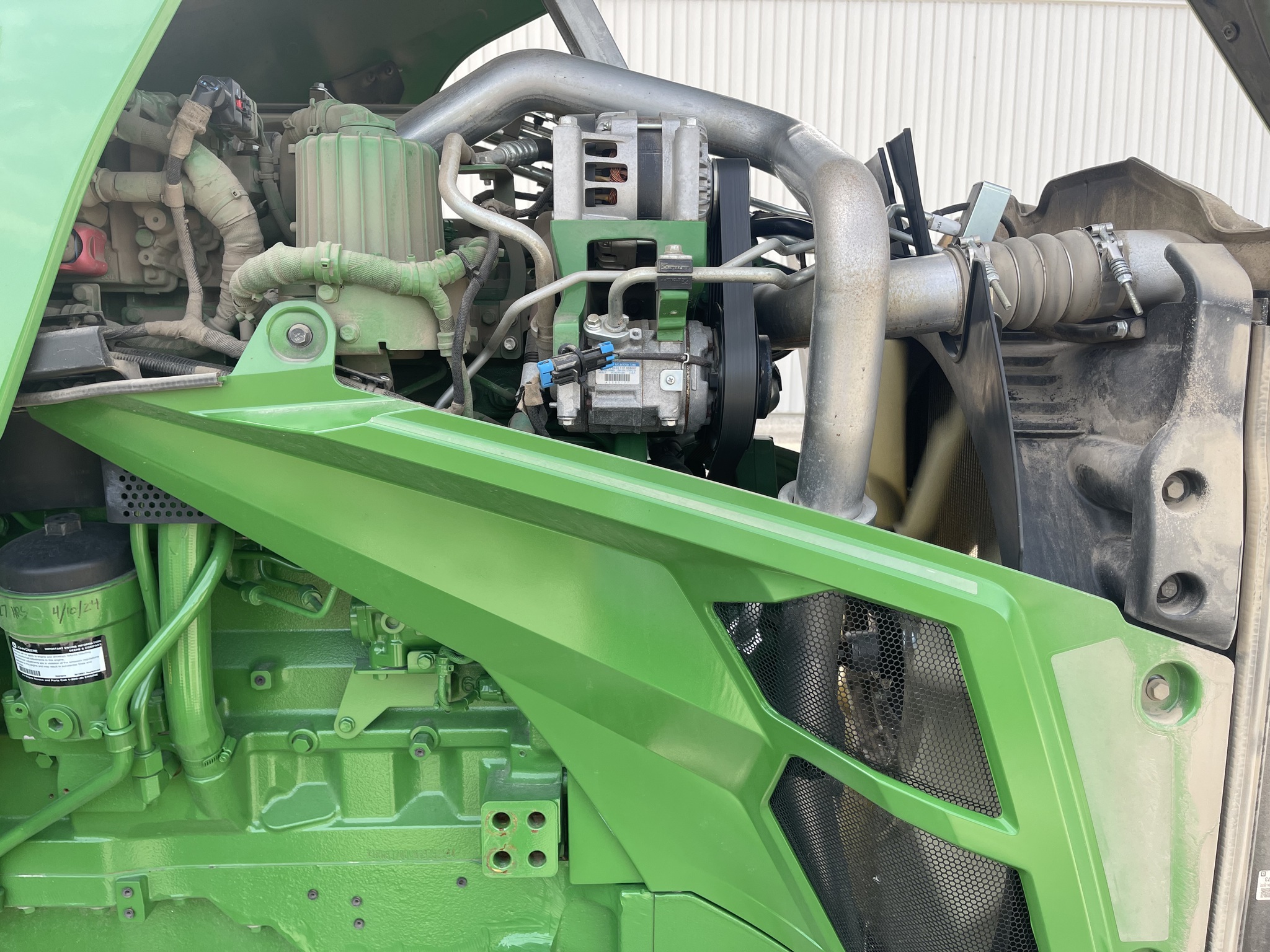  2023 John Deere 8RT 370 at Heritage Tractor in Kewanee, IL