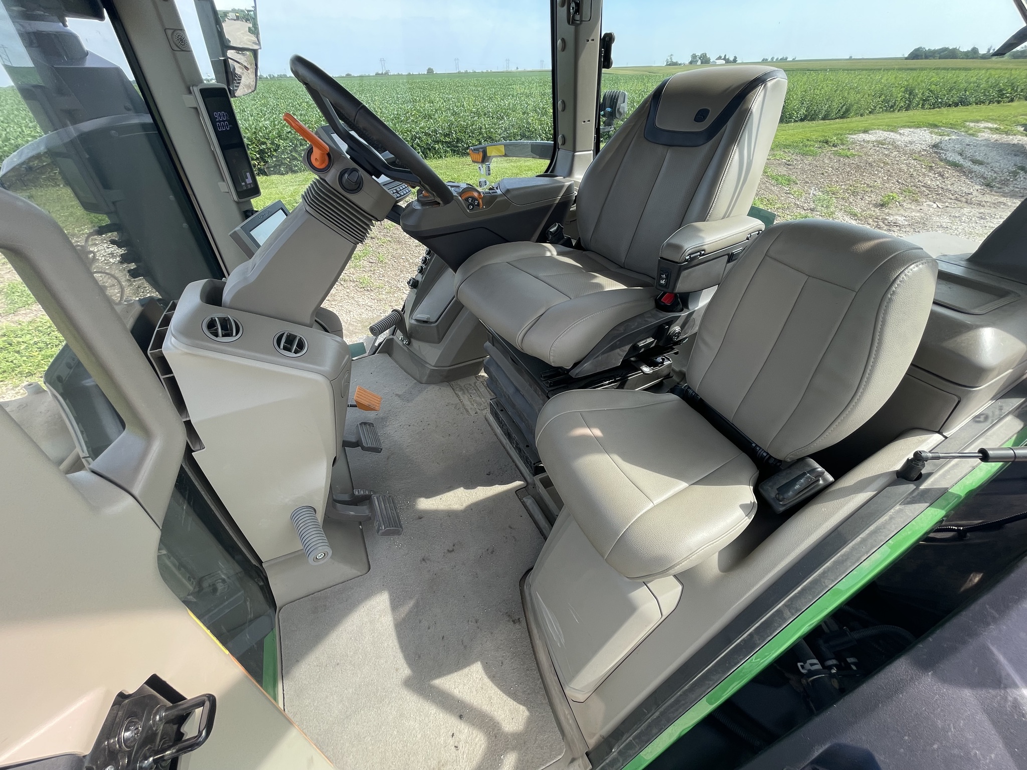  2023 John Deere 8RT 370 at Heritage Tractor in Kewanee, IL