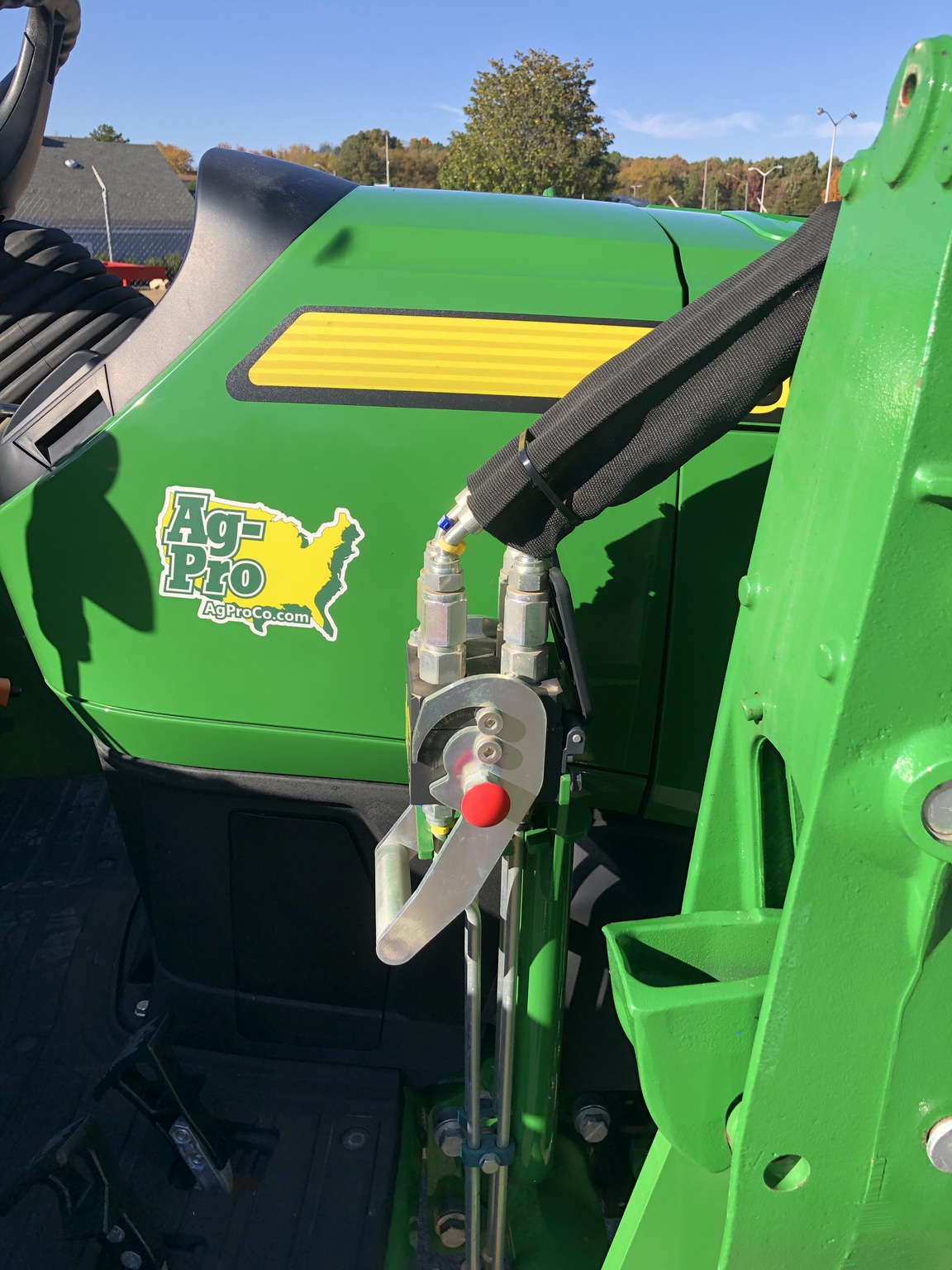 2020 John Deere 4066R Image 6