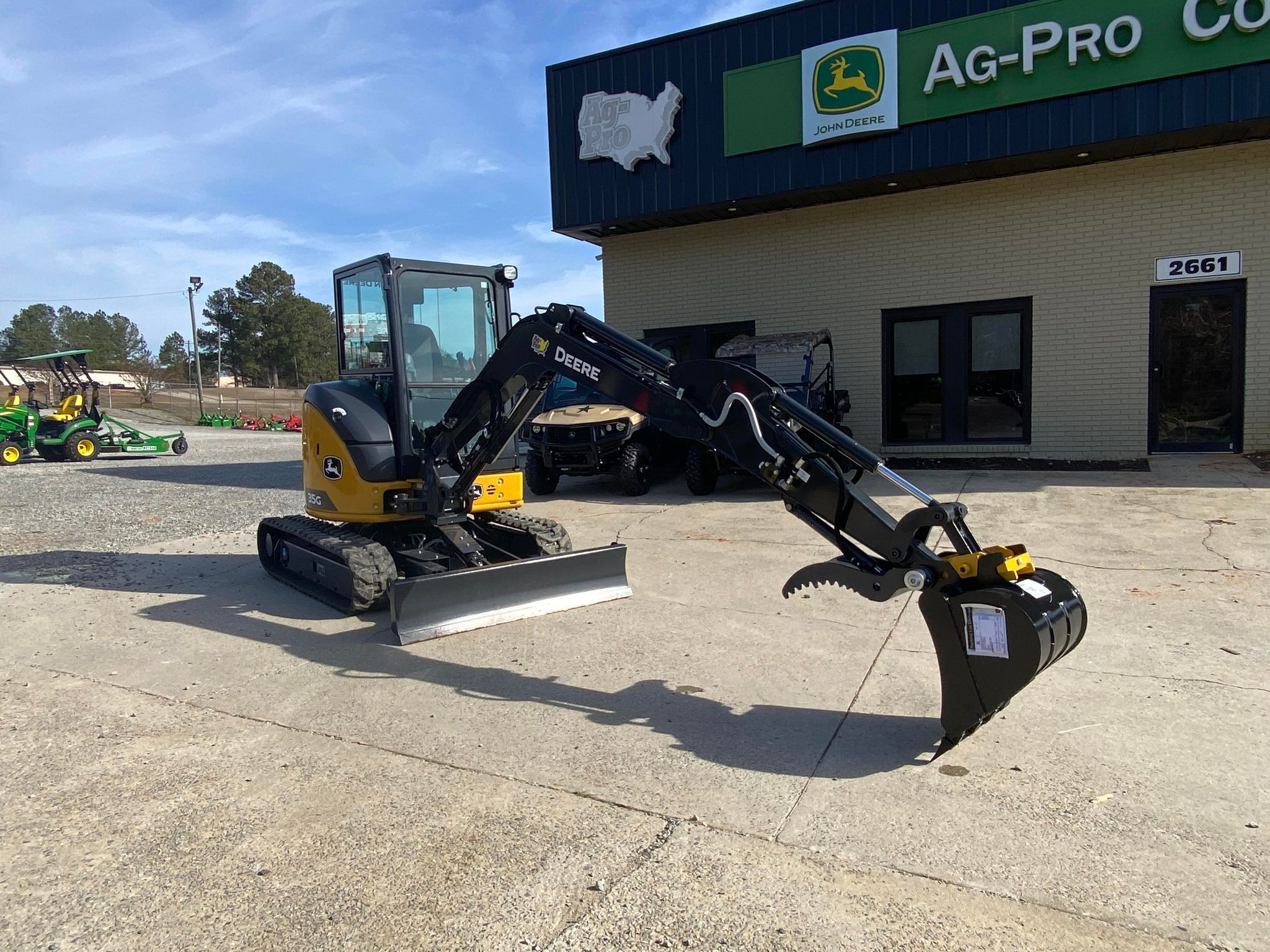 2023 John Deere 35G Image 3