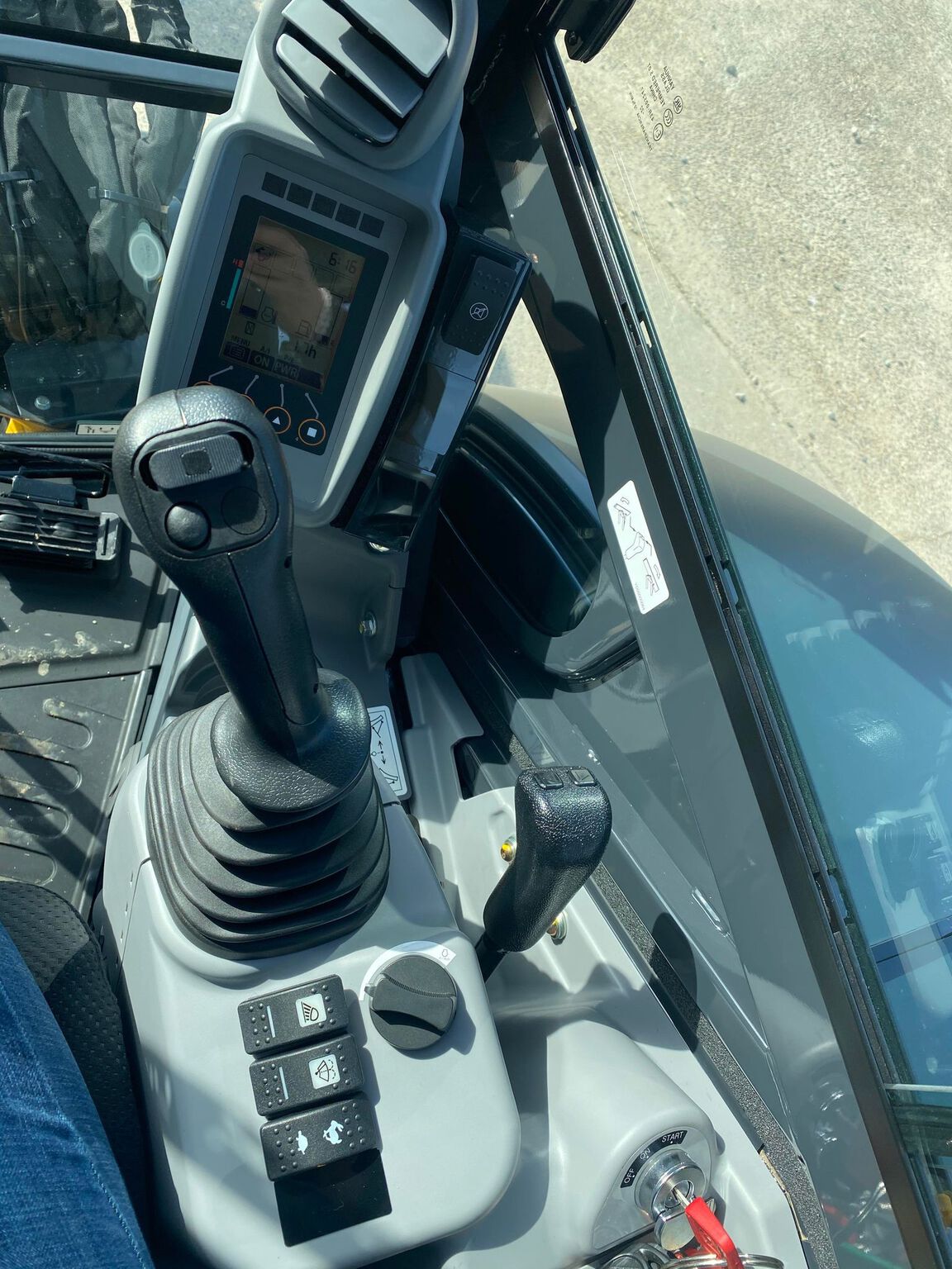 2023 John Deere 35G Image 1