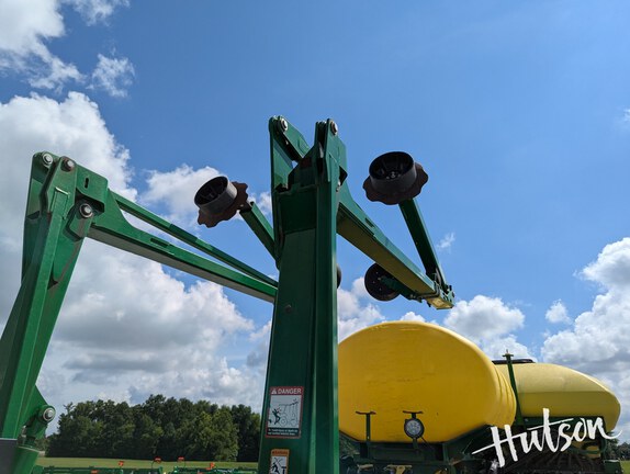Photo of 2016 John Deere 1775NT