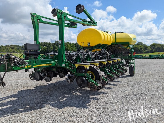 Photo of 2016 John Deere 1775NT