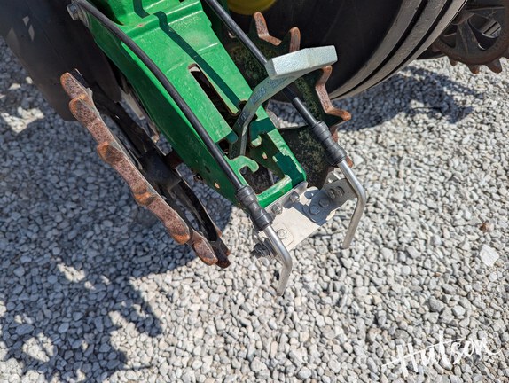 Photo of 2016 John Deere 1775NT
