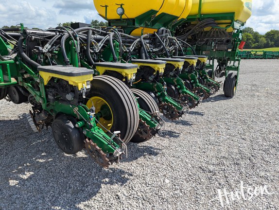 Photo of 2016 John Deere 1775NT