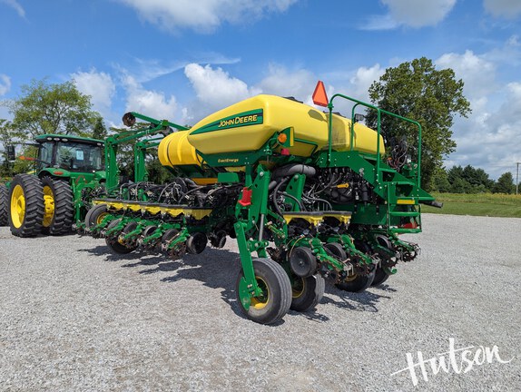 Photo of 2016 John Deere 1775NT