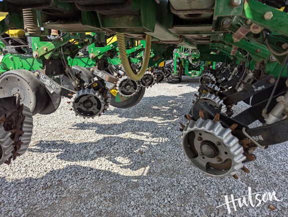 Photo of 2016 John Deere 1775NT
