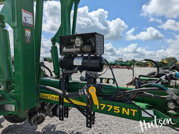 Photo of 2016 John Deere 1775NT