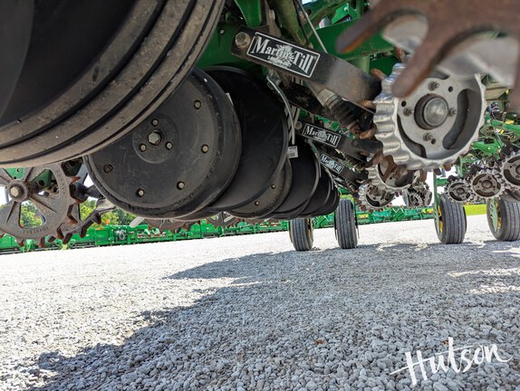 Photo of 2016 John Deere 1775NT