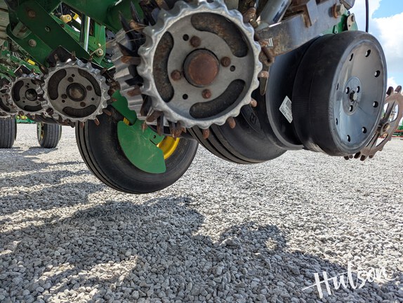 Photo of 2016 John Deere 1775NT