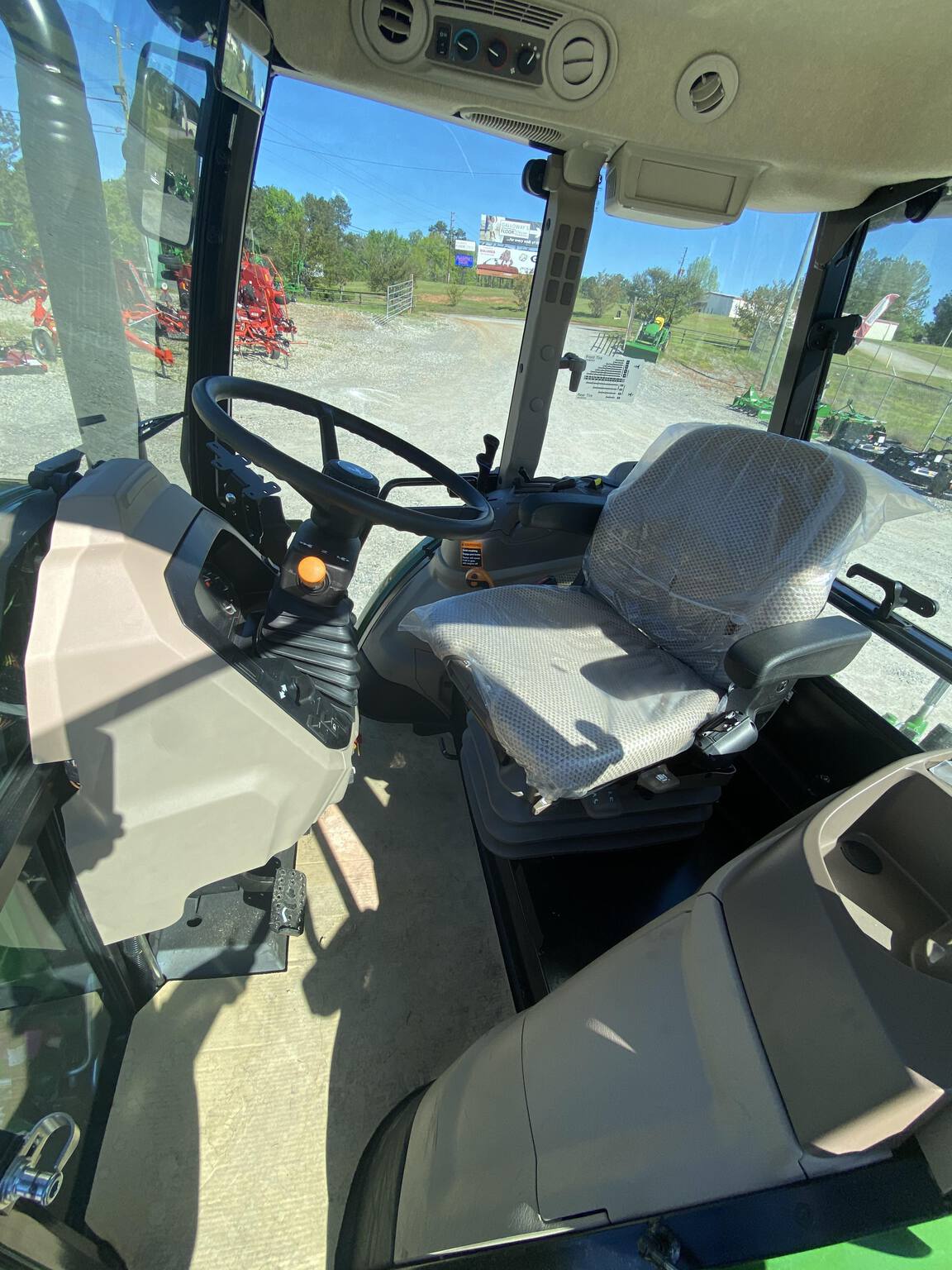 2023 John Deere 6120E Image 2