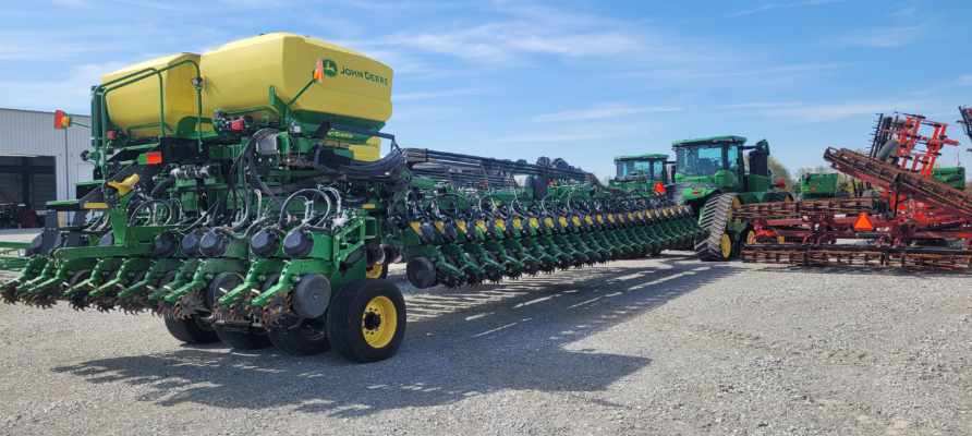 2022 John Deere DB90 Image 1