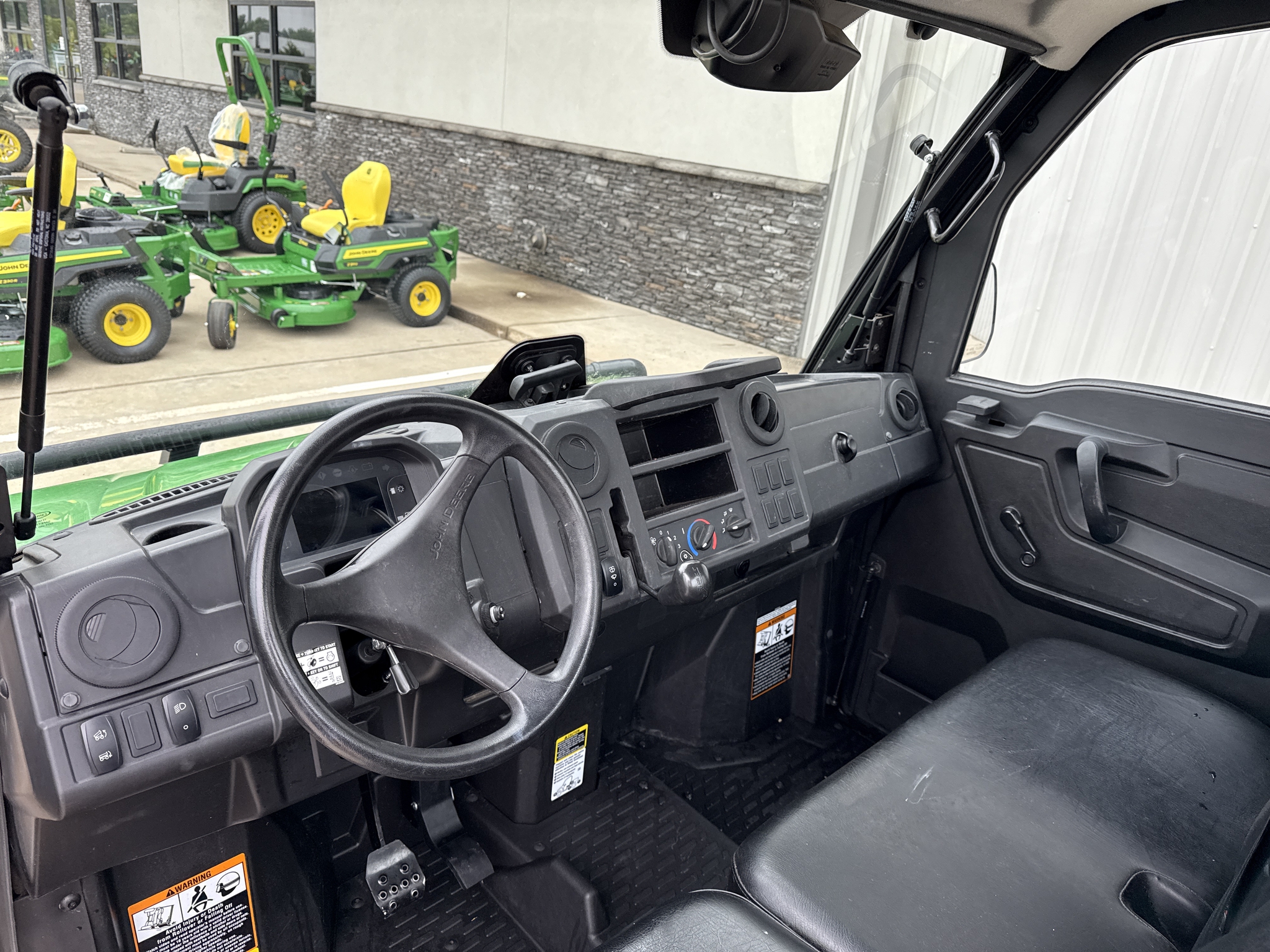 2023 John Deere XUV 835M Image 20
