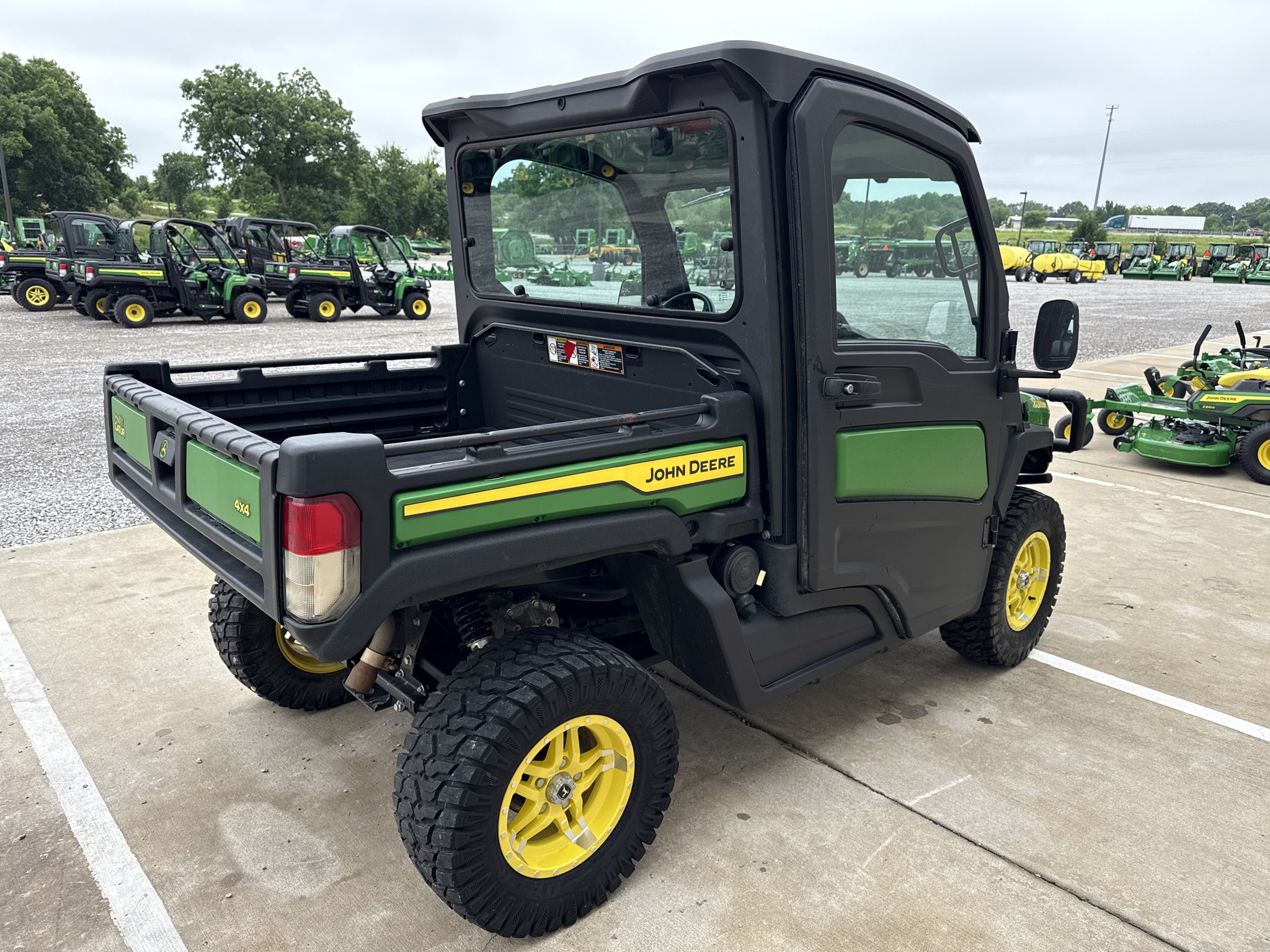 2023 John Deere XUV 835M Image 15