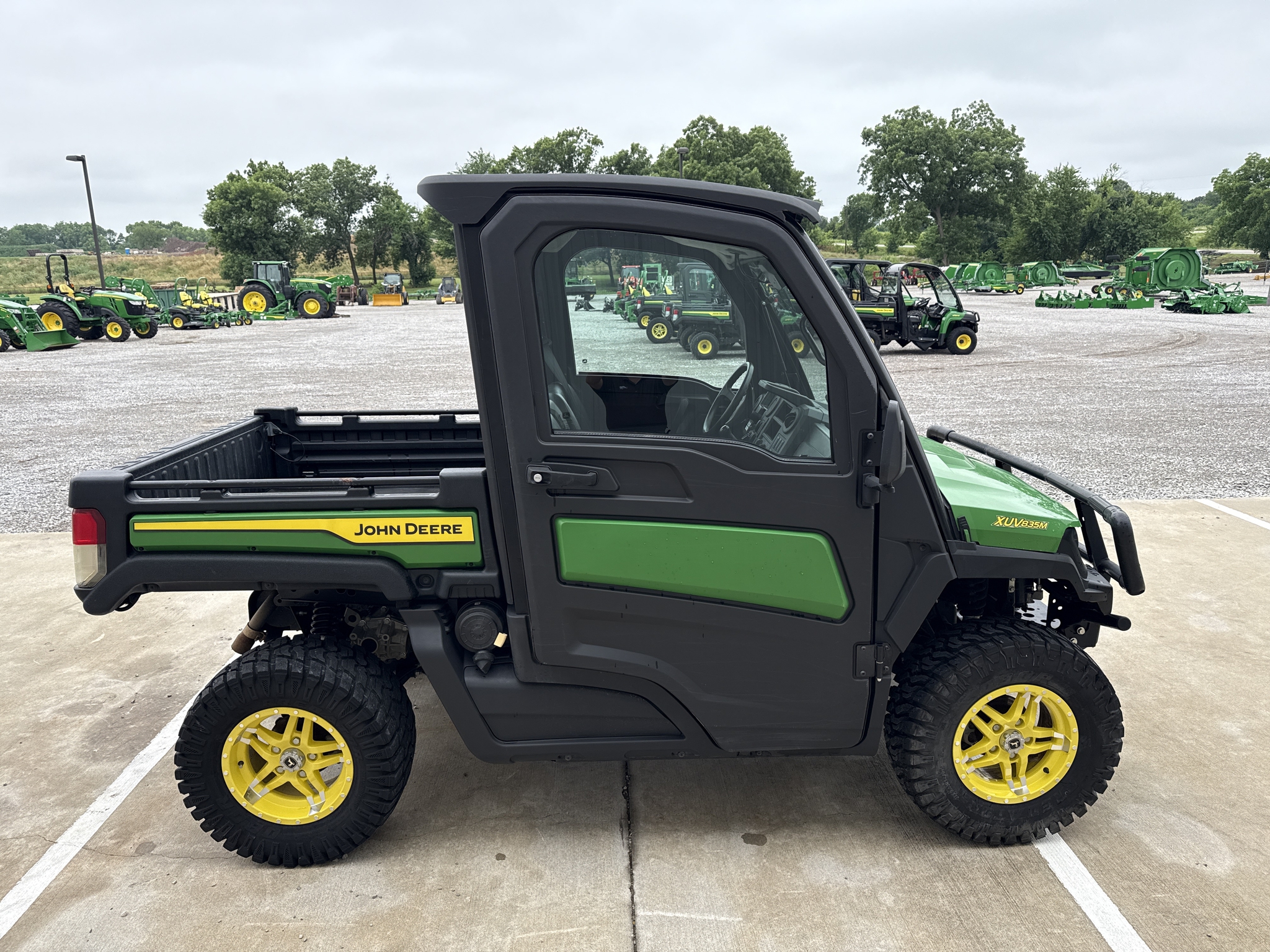 2023 John Deere XUV 835M Image 14