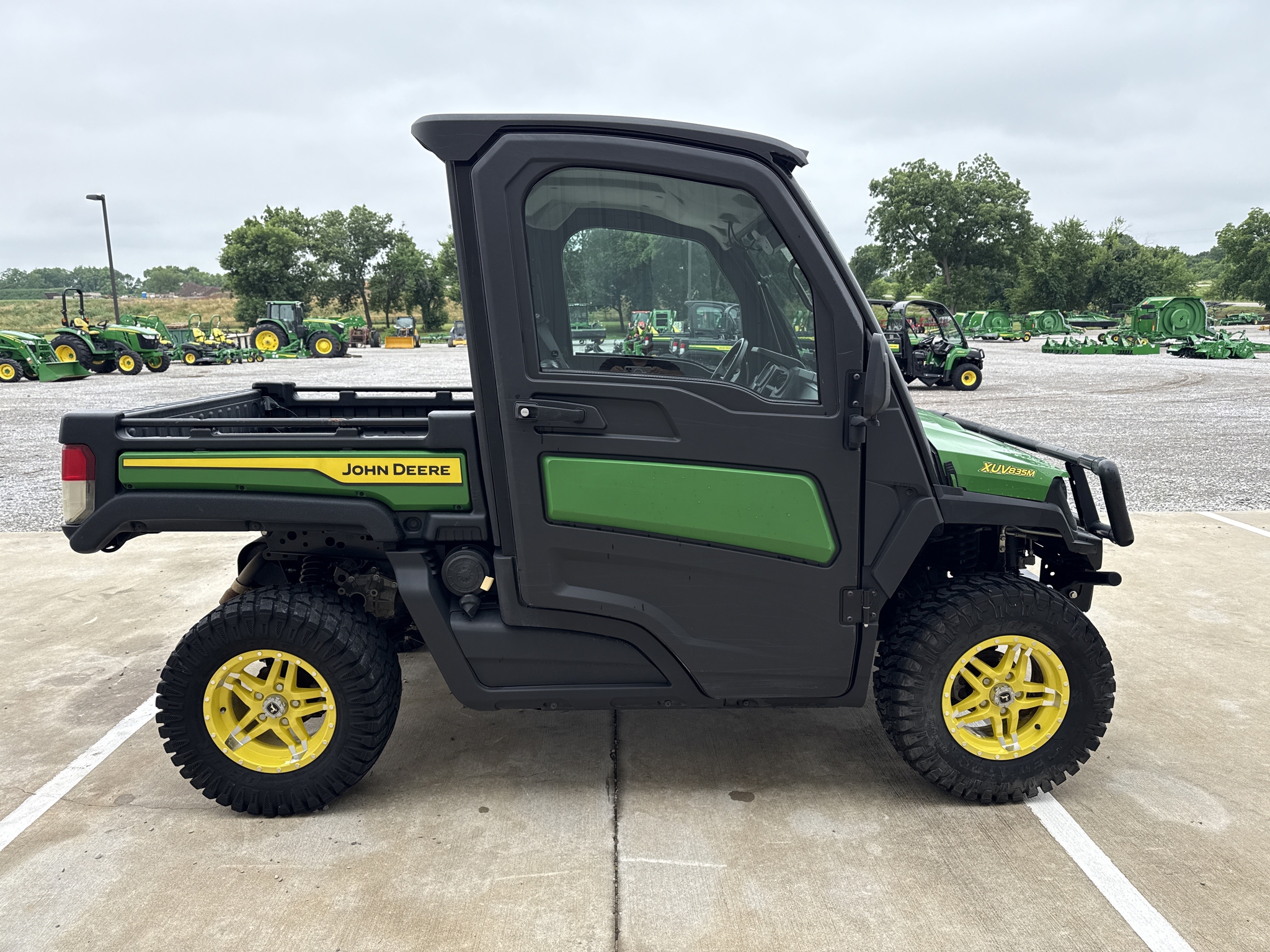 2023 John Deere XUV 835M Image 10